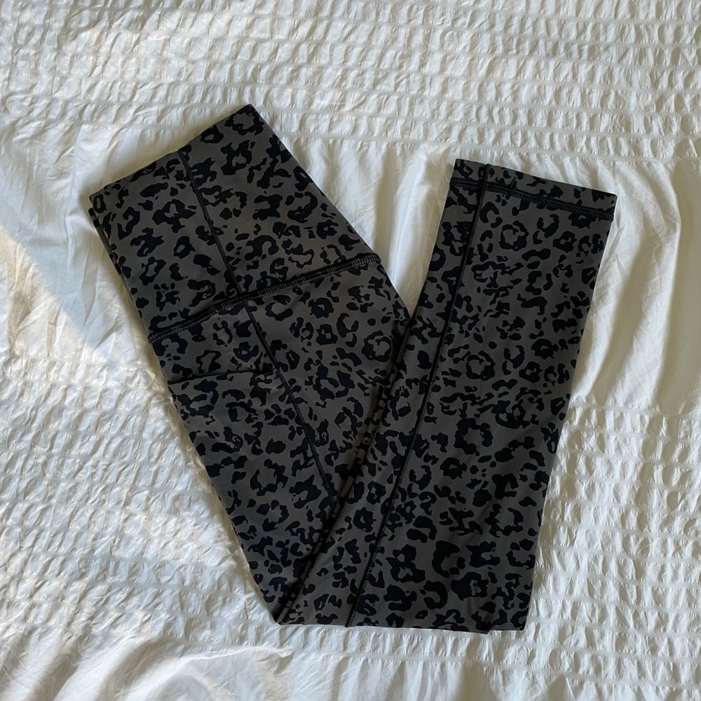 Athleta Salutation II Capri Legging